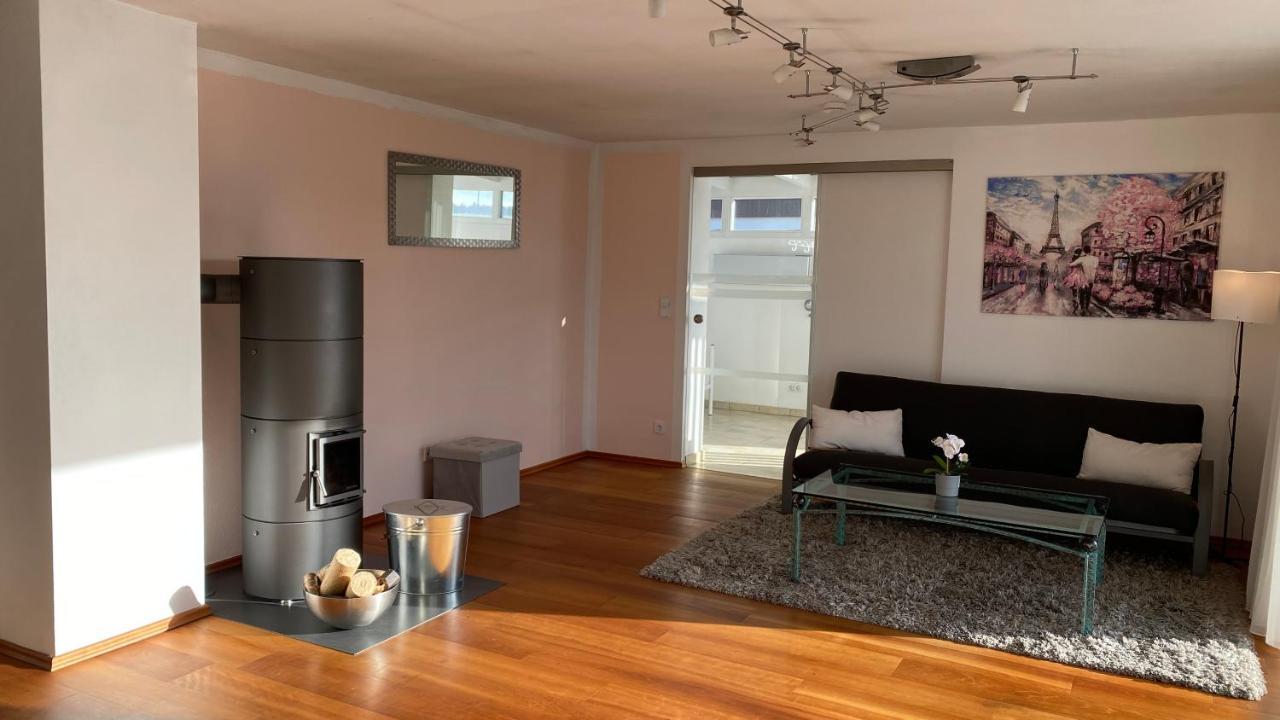 Luxus-Ferienhaus: Geräumige Wohnung mit Balkon und Garten nahe Regensburg Laaber Exterior photo