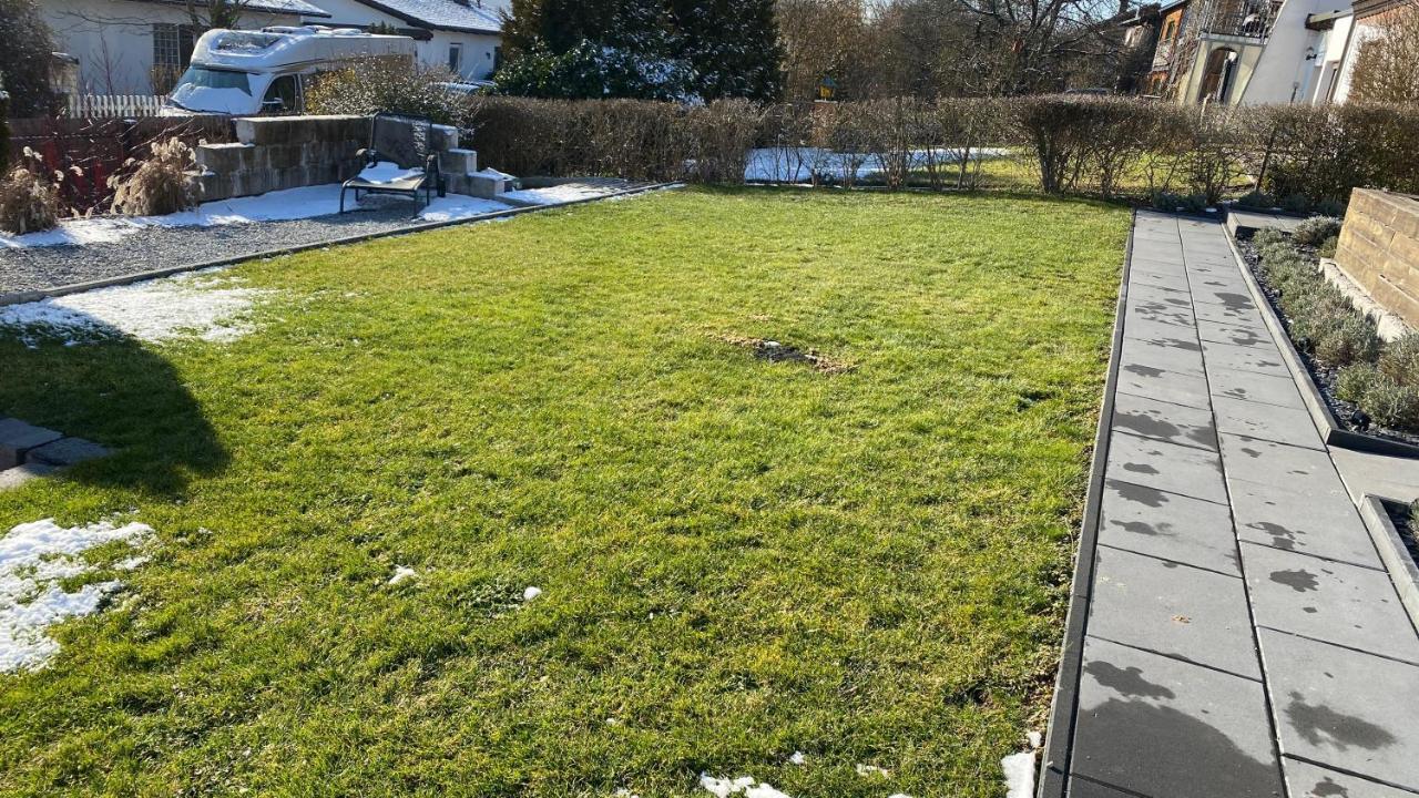 Luxus-Ferienhaus: Geräumige Wohnung mit Balkon und Garten nahe Regensburg Laaber Exterior photo